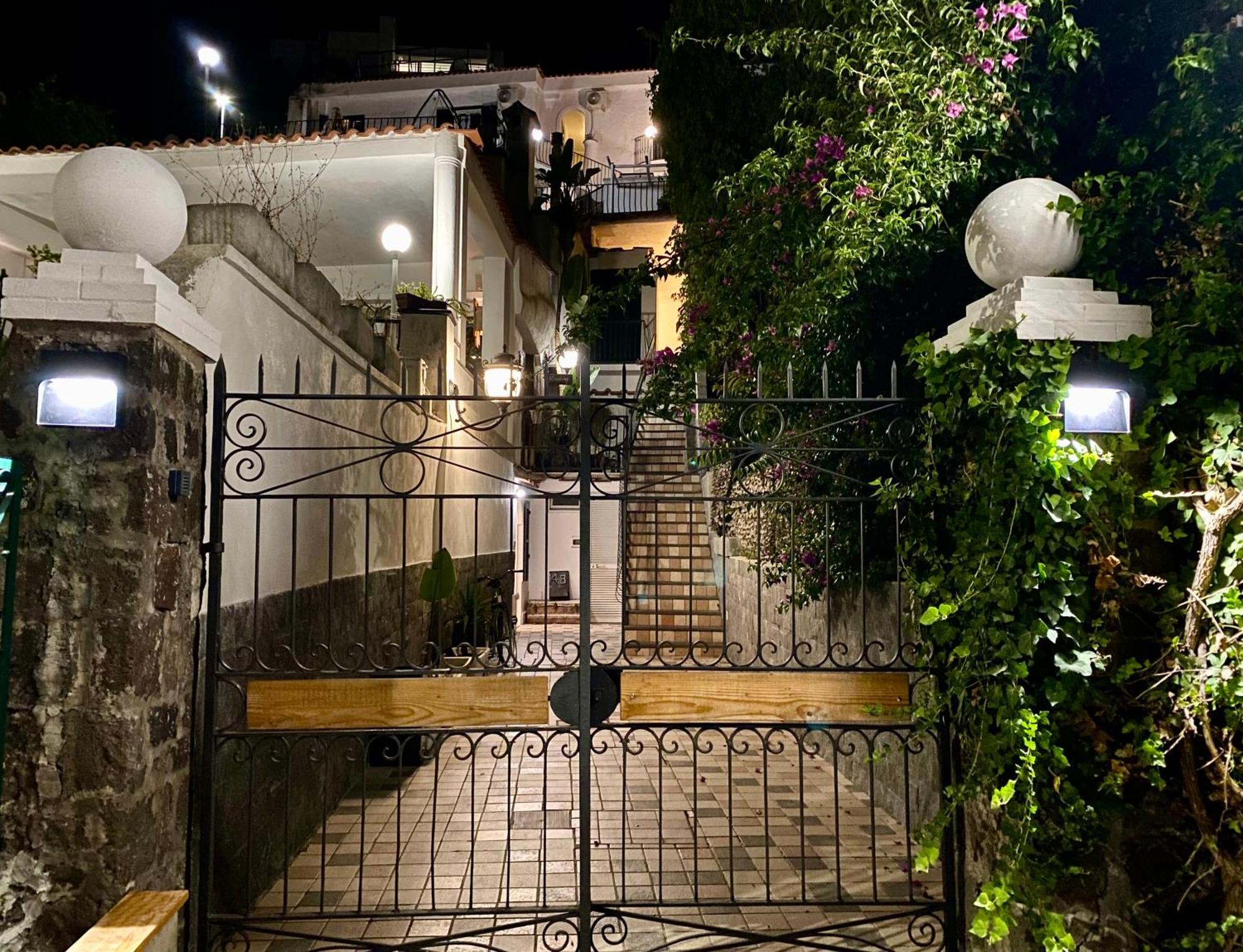 Black Market Hotel 伊斯基亚 外观 照片